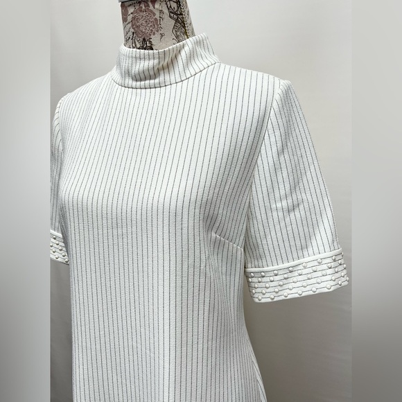 KARL LAGERFELD Cream and gray pinstriped mock neck shift dress size 8 - Picture 3 of 13